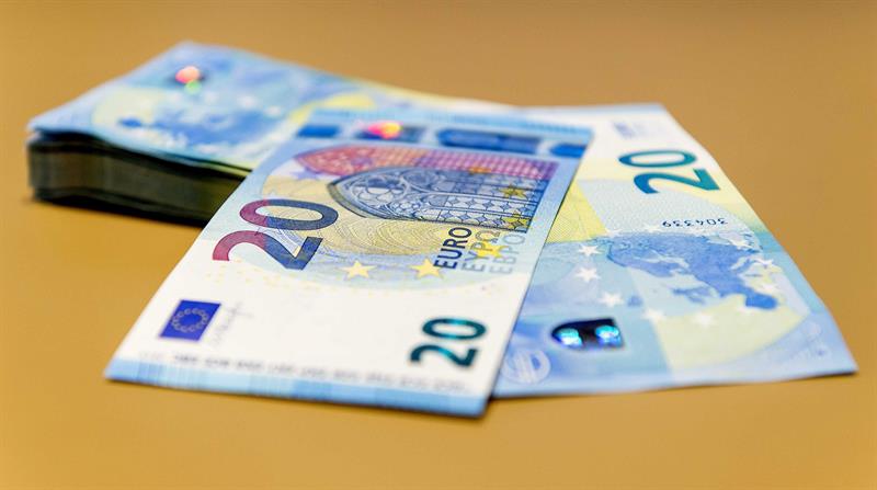  O euro cai para 1,1649 dÃ³lares