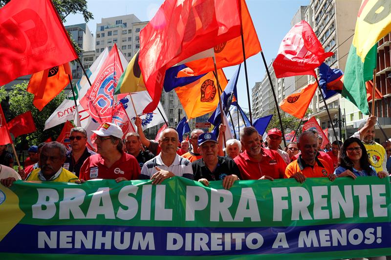  Brasil lanÃ§a uma reforma trabalhista odiada por sindicatos e celebrada por empresas