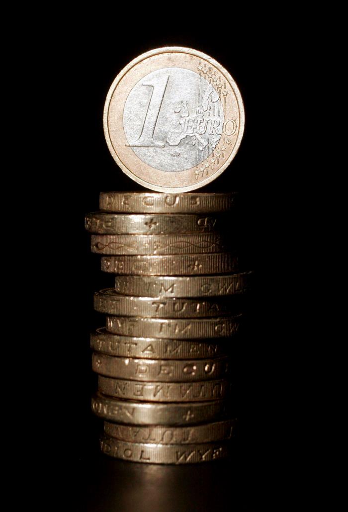  O euro subiu para US $ 1.160 na abertura