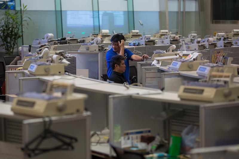  A bolsa de Hong Kong cai 0,16% na abertura