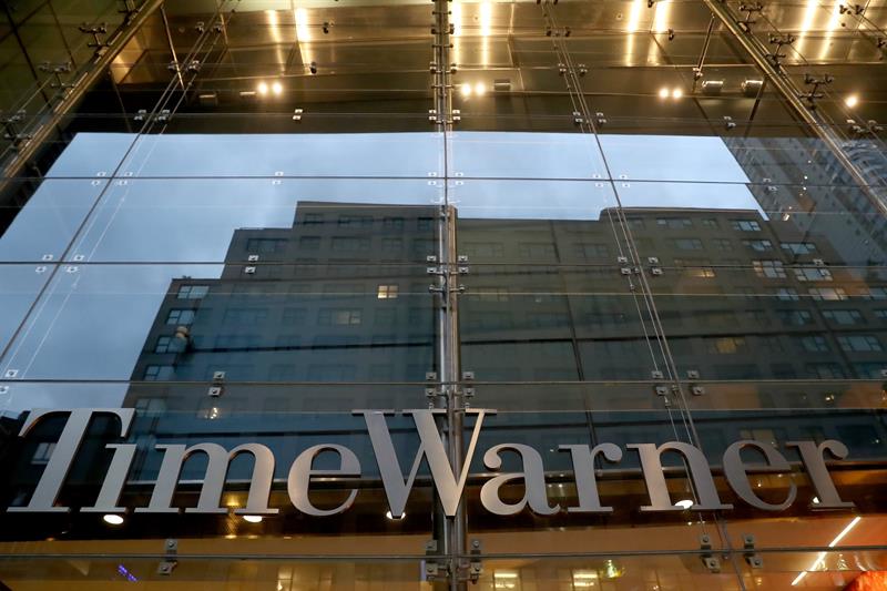  A AT & T defende que sua fusÃ£o com a Time Warner reduza o preÃ§o da televisÃ£o