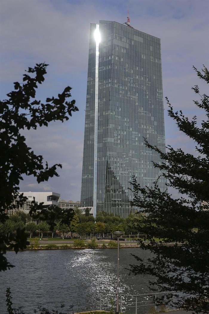  A Espanha vai concorrer a um cargo executivo no BCE sem divulgar seu candidato